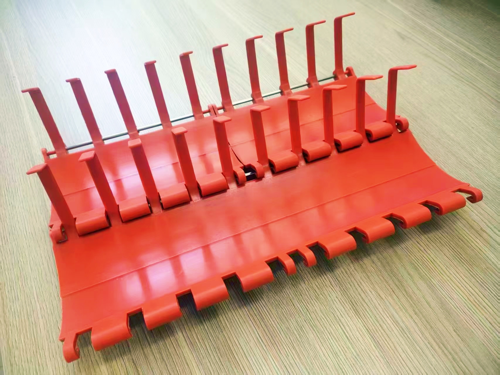 中船風帆塑膠科技分公司雙色蛋爪產(chǎn)品量產(chǎn)